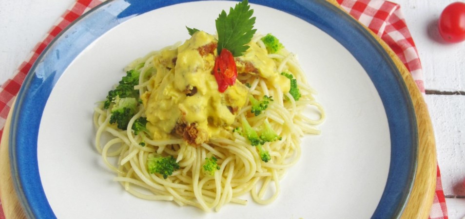 Resep Hidangan Utama - Spaghetti Ayam Crispy Saus Telur 