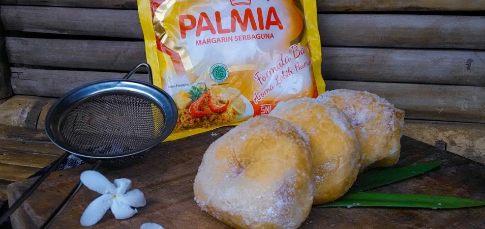 Donat Palmia Margarin Bertabur Tepung Gula