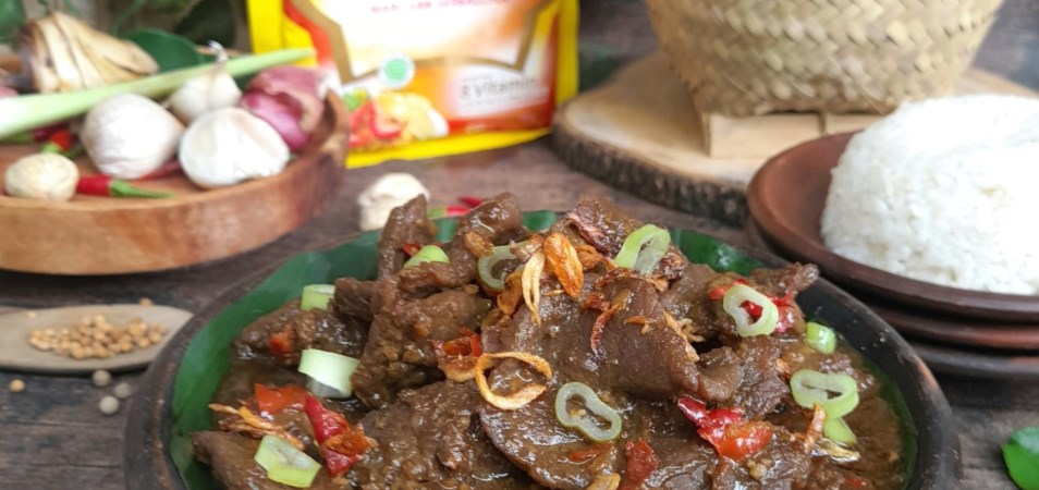 Lapis Daging Pedas