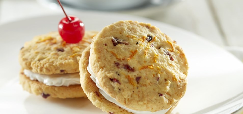 CARROT CAKE COOKIES SANDWICH