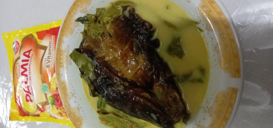 Gulai Daun Ubi Ikan Salai