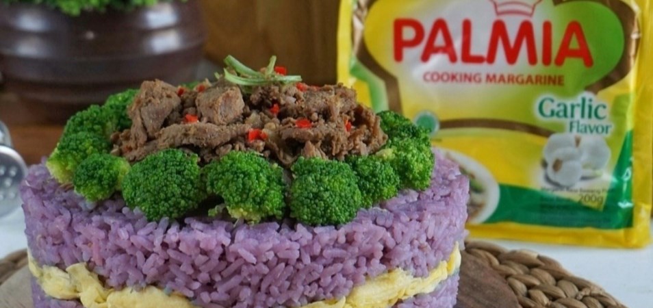 Nasi Cake Ubi Ungu dan Daging Bumbu Serai