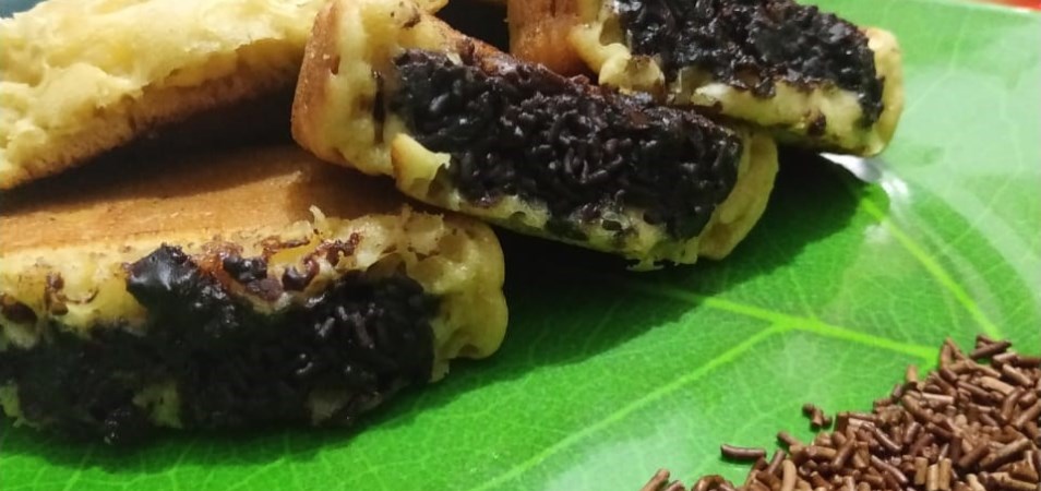 Pukis Sederhana Keju Coklat