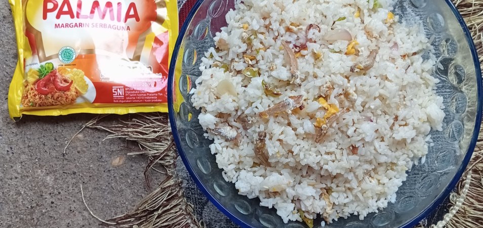 Nasi Goreng Kampung Praktis Teri Telur