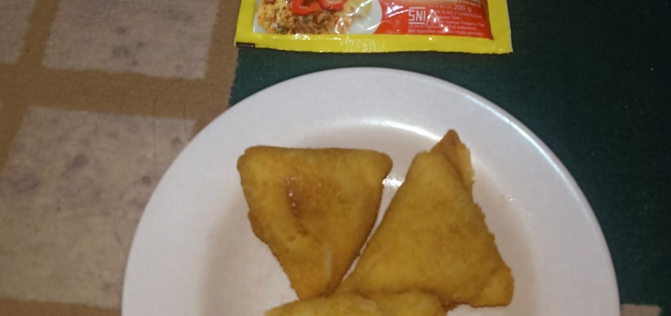 Samosa Isi Daging Ayam