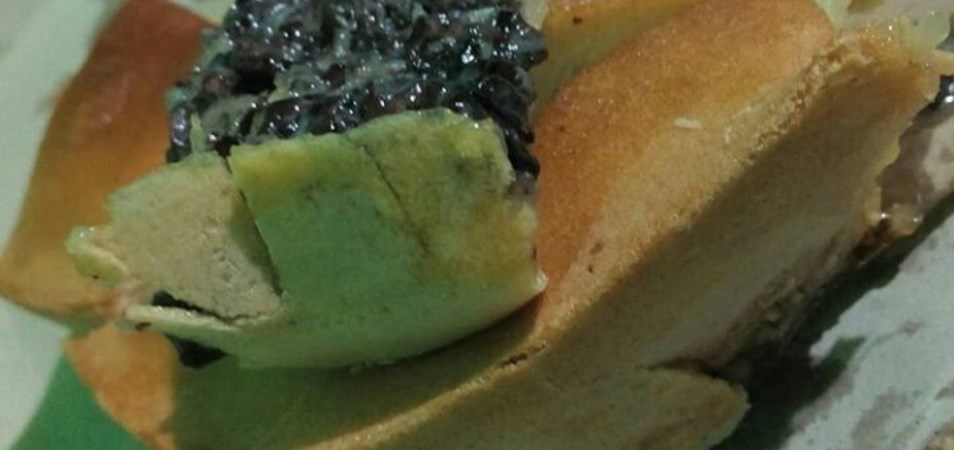 Martabak Manis Ketan Hitam