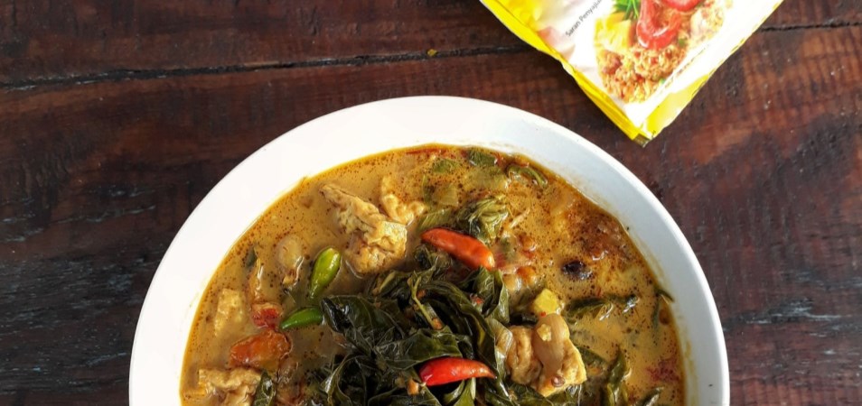 Gulai Tahu Daun Singkong