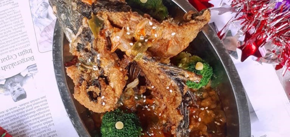 Ikan Mas Terbang Garing Sambal Gurih