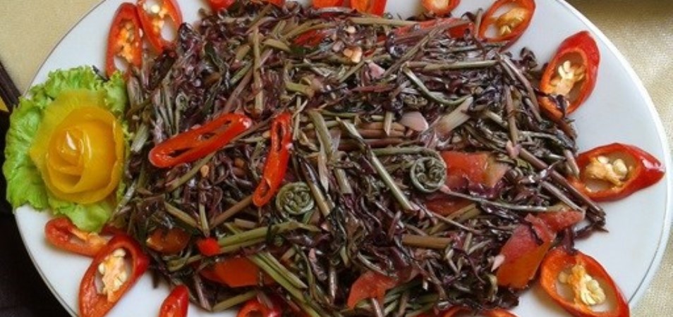 TUMIS DAUN KELAKAI ( PAKIS MERAH )