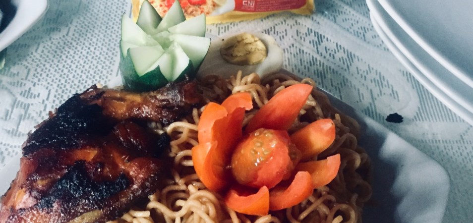 Mie Goreng dengan Ayam Bakar Palmia