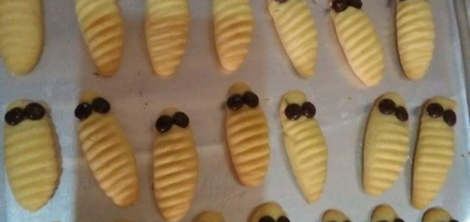 Kue ulat kepompong unyu