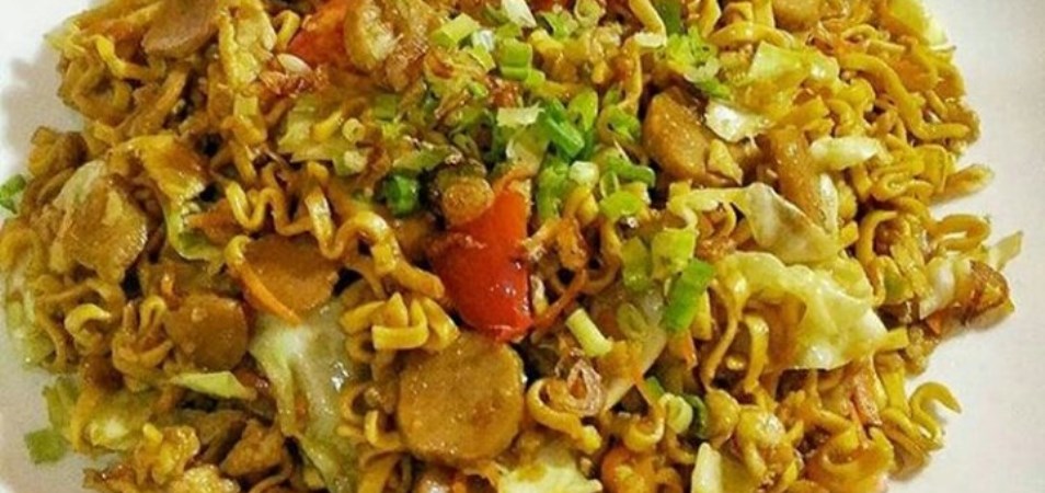 Mie goreng sosis