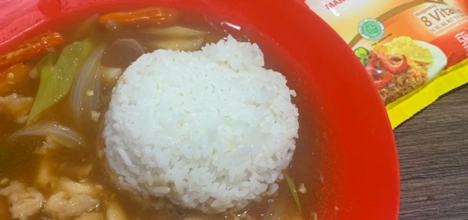 Nasi Ayam Saus Padang