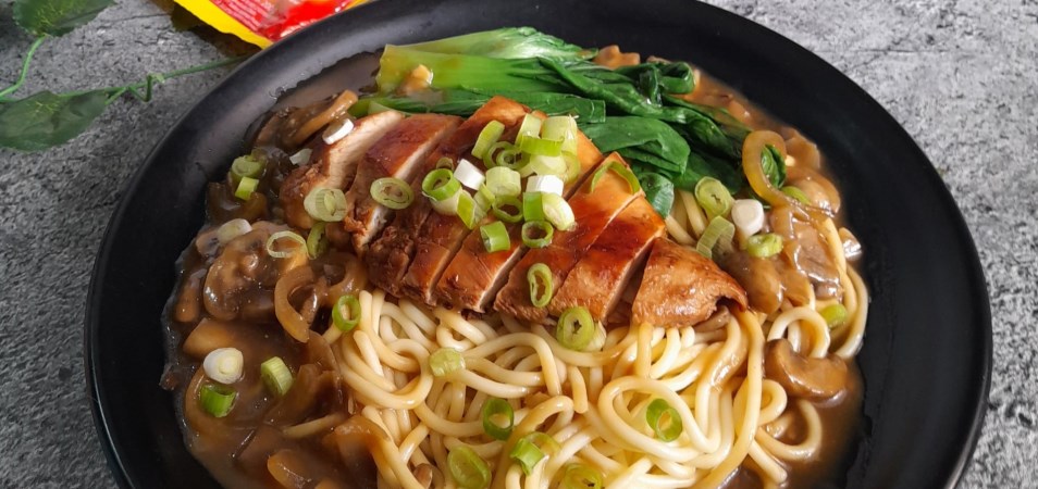 Mie Charsiu Ayam Saus Jamur