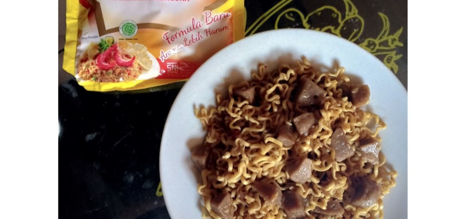 Mie Telor Goreng Bakso