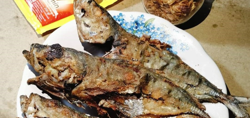 Ikan Mata Besar Goreng Kemiri