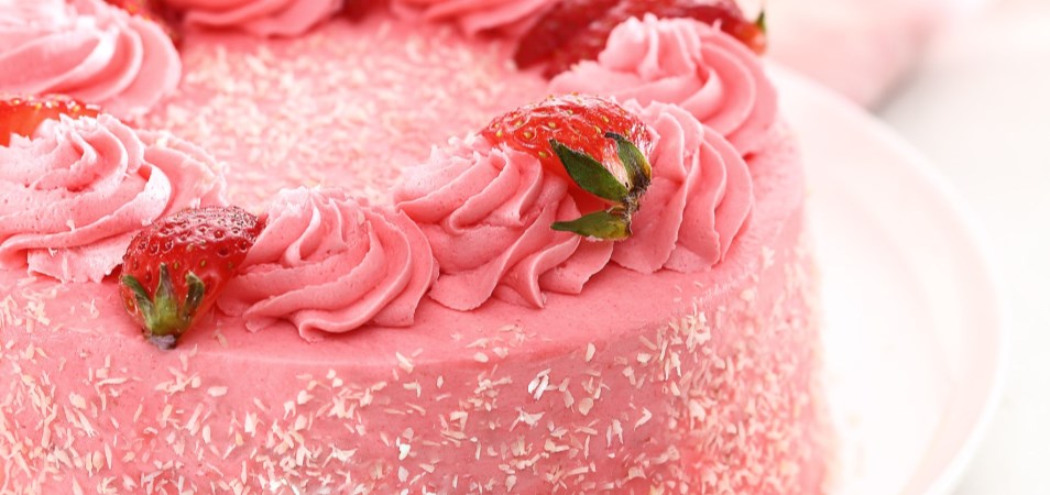 STRAWBERRY COCONUT CAKE