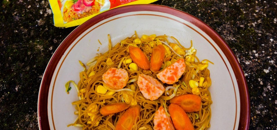 Bihun Goreng Bakso Salmon Jawoto