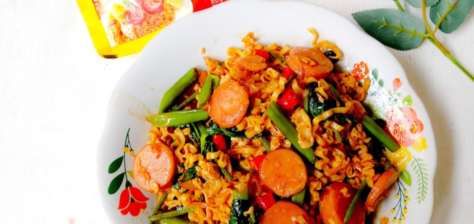 Sosis Kangkung Mie Goreng