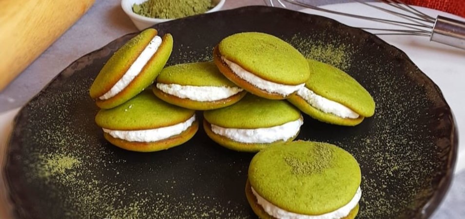 Matcha whoopie pie