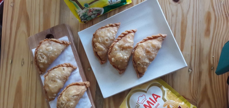 Pastel Isi Wortel Kentang Kriuk