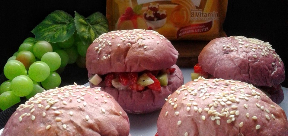 Burger Santan Salad Buah