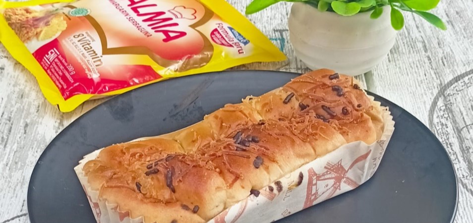 Roti Manis Isi Pisang Coklat