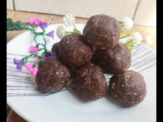 OATS BALLS CHOCOLATE