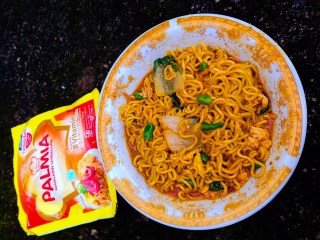 Mie Nyemek Tesa