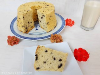 Banana Oreo Chiffon Cake