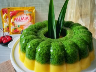 Puding Lumut Lapis Palmia