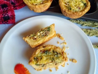 Quiche Daging dan Daun Singkong