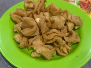 Pangsit Kering Isi Ayam
