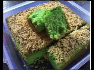 Pandan Cake with Cheese