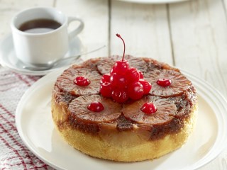 PINEAPPLE UPSIDE DOWN CAKE