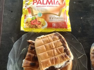 Roti Bakar Selai Coklat