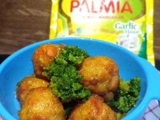 Fish Ball Garlic Broccoli