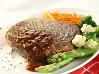 BEEF STEAK WITH BLACK PEPPER SAUCE