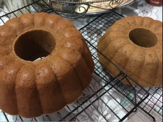 BANANA BROWN CAKE