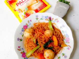 Bihun Goreng Bakso Ikan Caywo