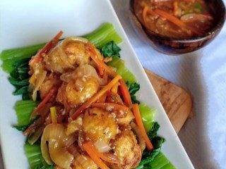 Bola-Bola Ayam Tahu Saus Tiram