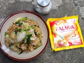 Mie Goreng Sawi Hijau Pedas