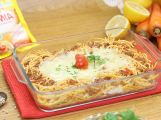 BAKED SPAGHETTI WITH CHEESE SAUCE