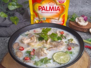 Sup Ayam Aromatik Thailand ( Tom Kha Gai)